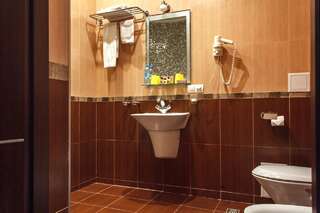 Отель Отель Виктория Харьков Улучшенный двухместный номер с 1 кроватью или 2 отдельными кроватями-3